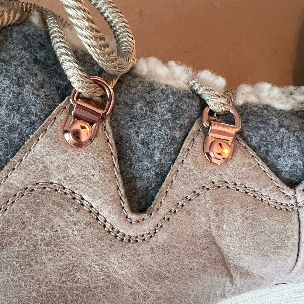 Sorel Women’s Sneakchic Alpine Holiday Bootie Tan size 11 - Picture 7 of 9